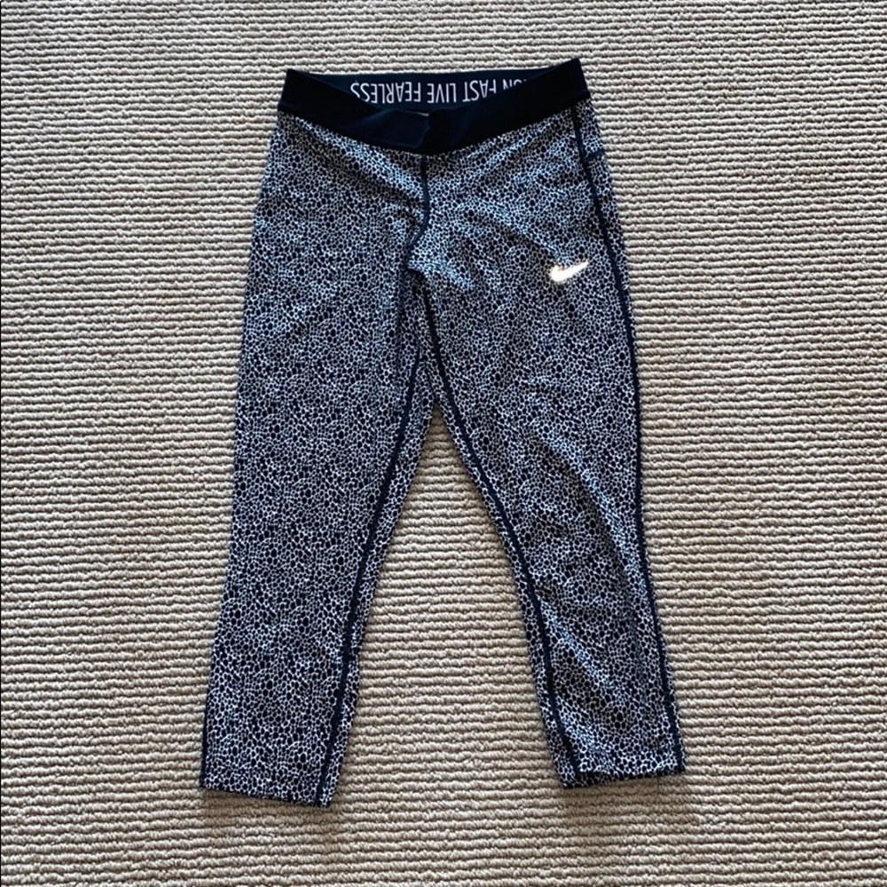 NIKE LEGGINGS, CHEETAH PRINT, SIZE XS